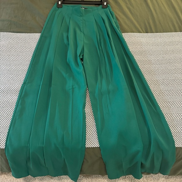 High-Waist - Wide-Leg Pants in Luxurious Green - NWT - Picture 9 of 9